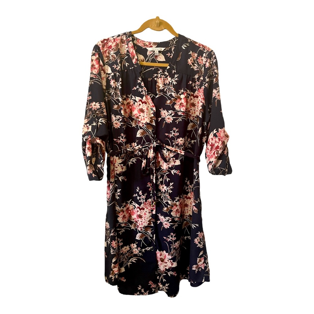 41 Hawthorn Button floral dress with a tie belt. XL